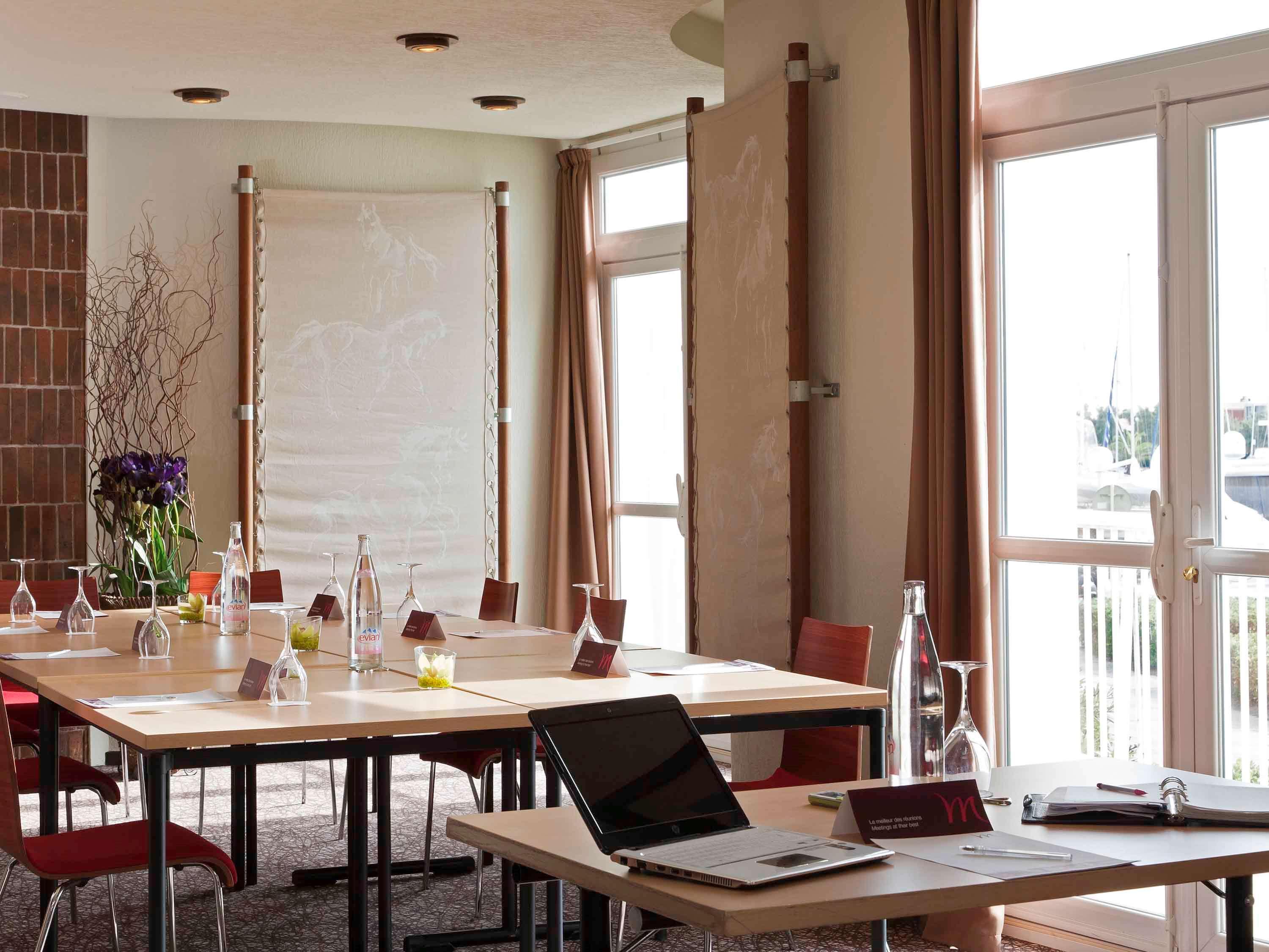 Hotel Mercure Port Motte 4*
